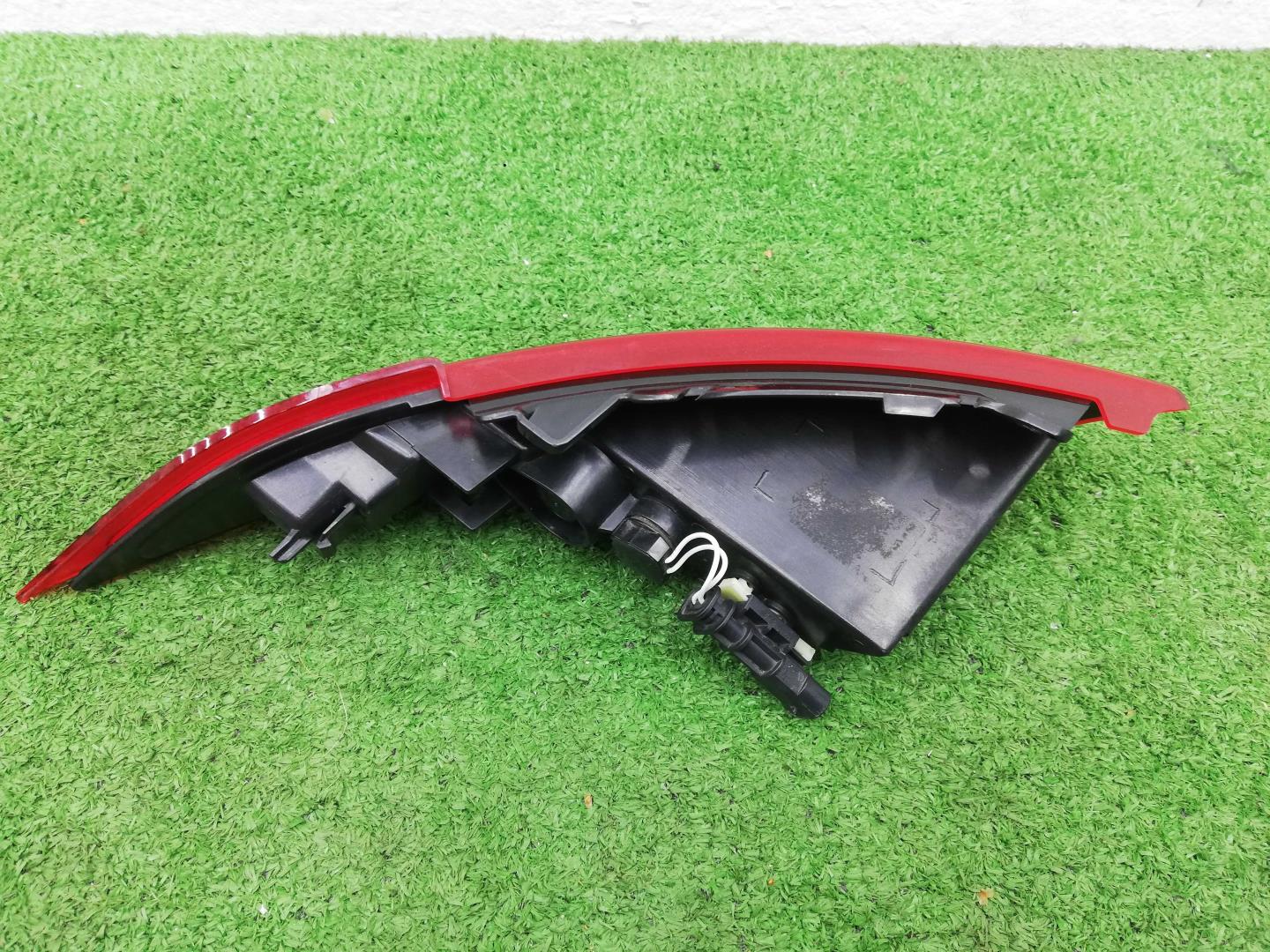 Фонарь задний в бампер правый