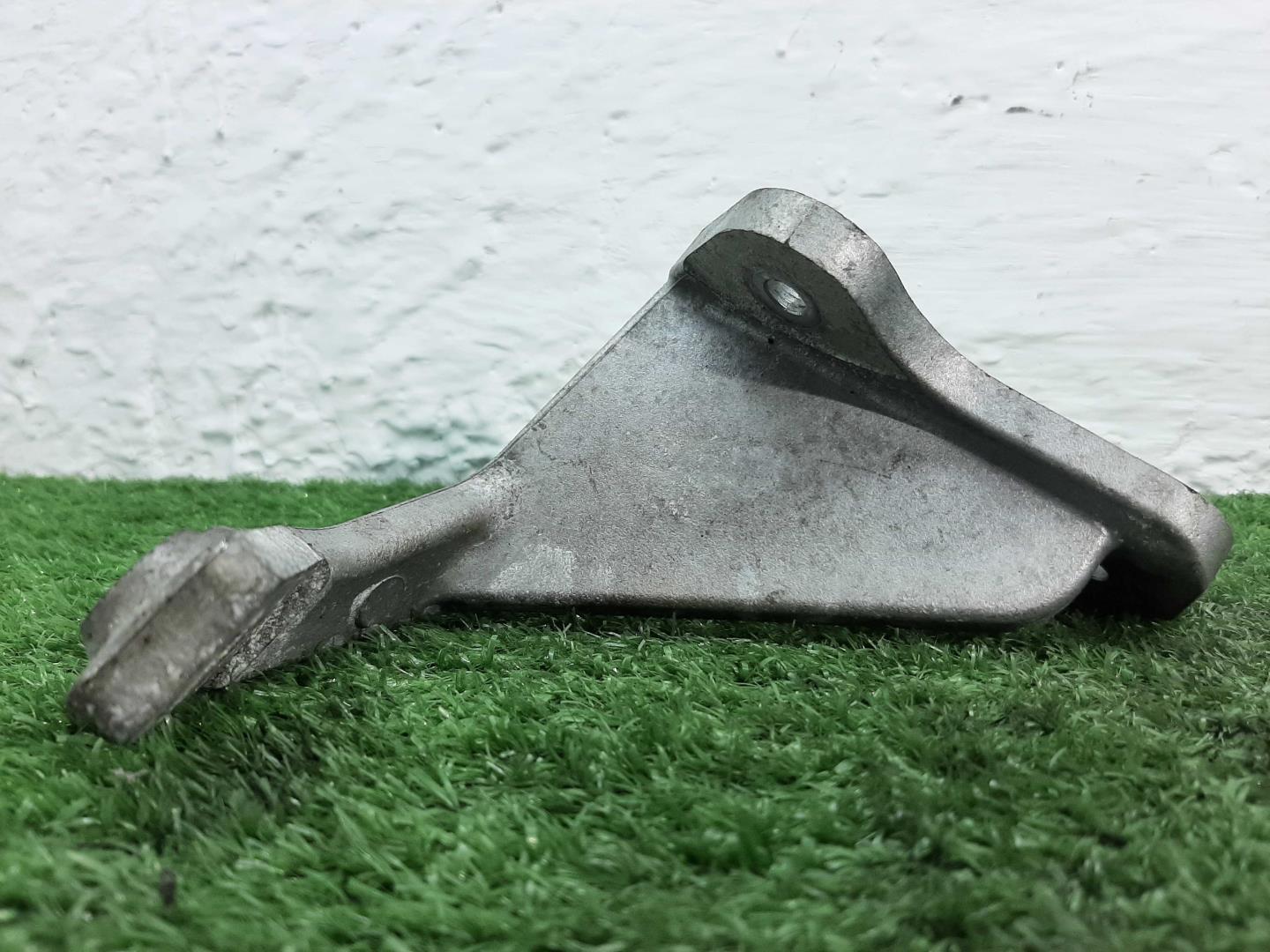 Кронштейн двигателя