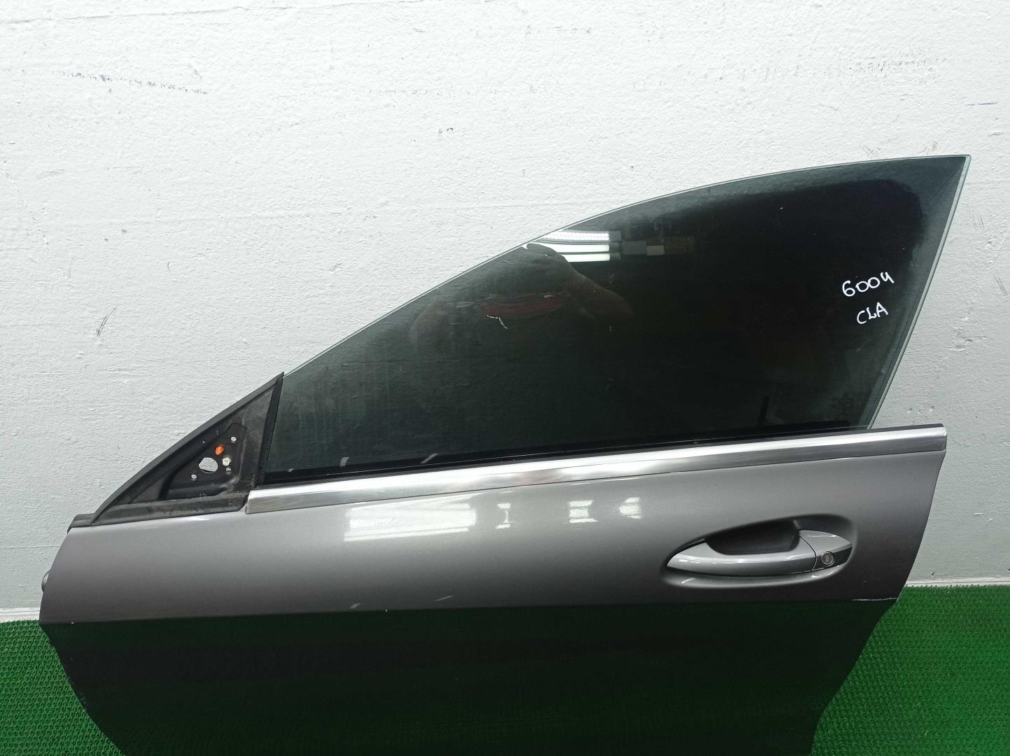 Замок двери передней левой