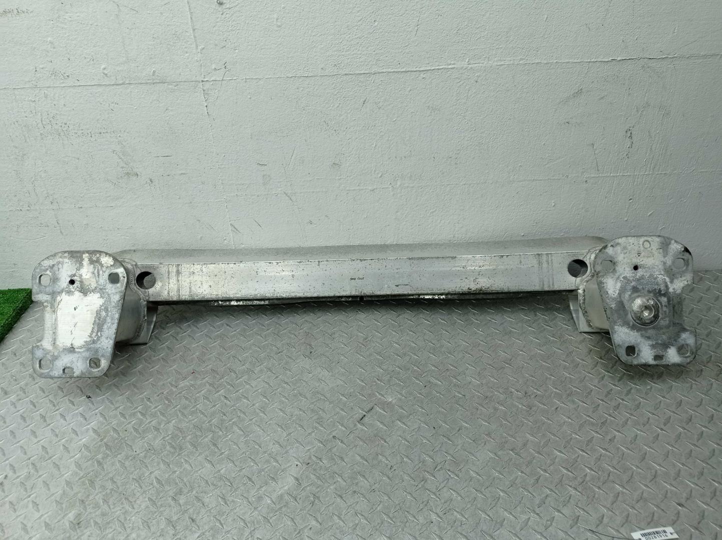 Усилитель заднего бампера