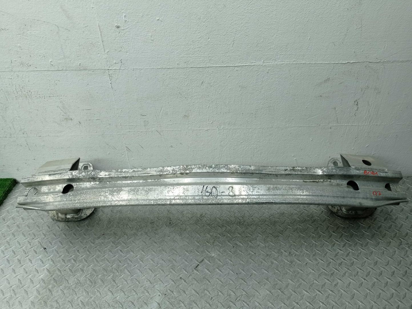 Усилитель заднего бампера