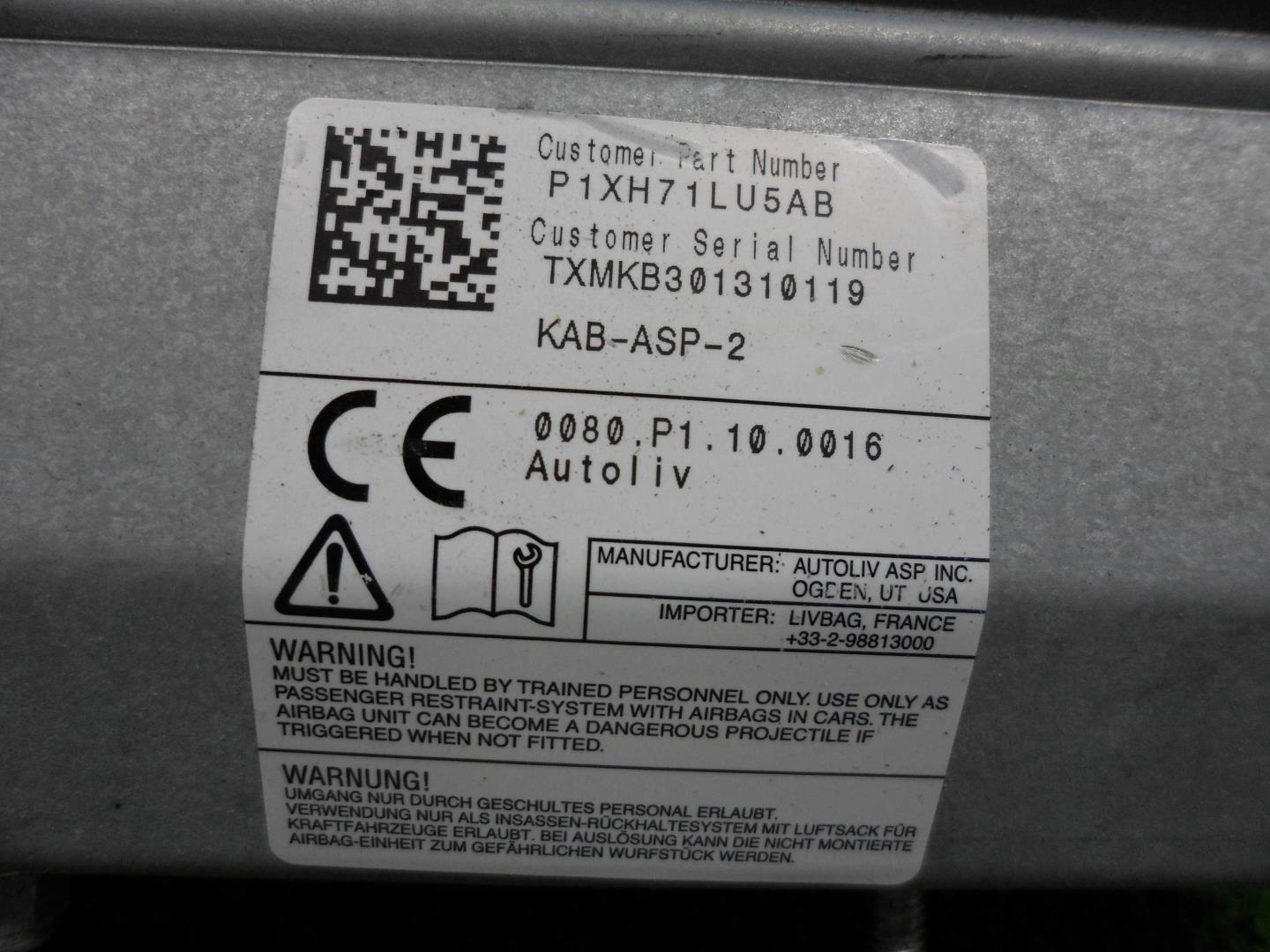 Подушка безопасности нижняя (для колен)