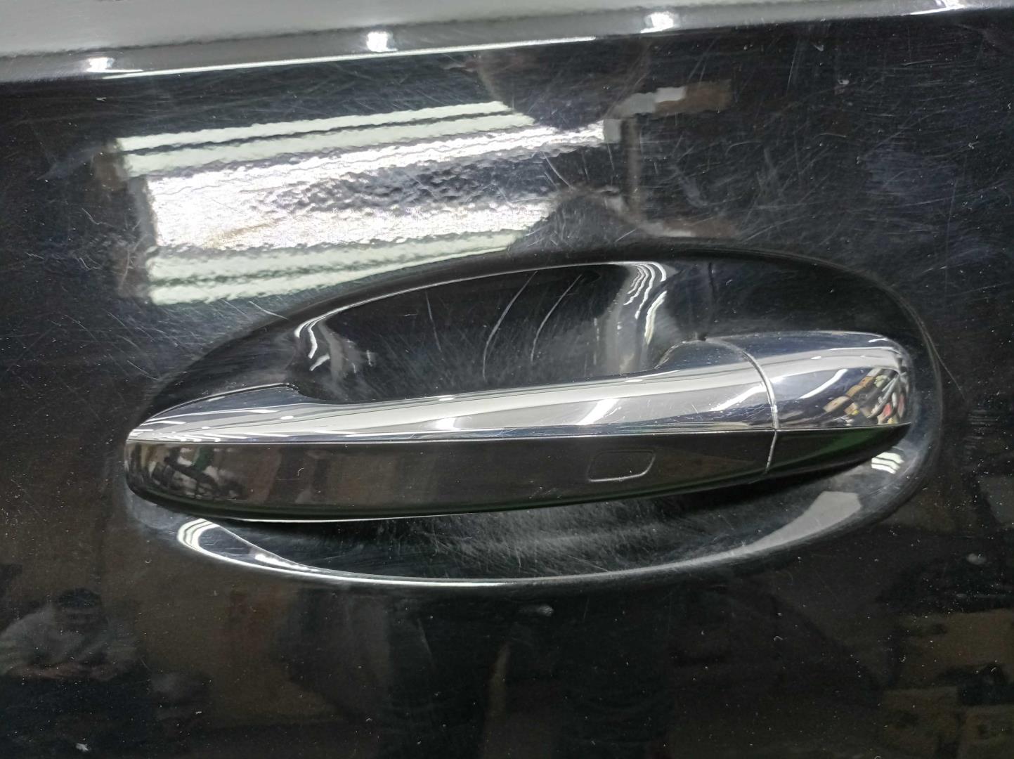 Замок двери передней левой