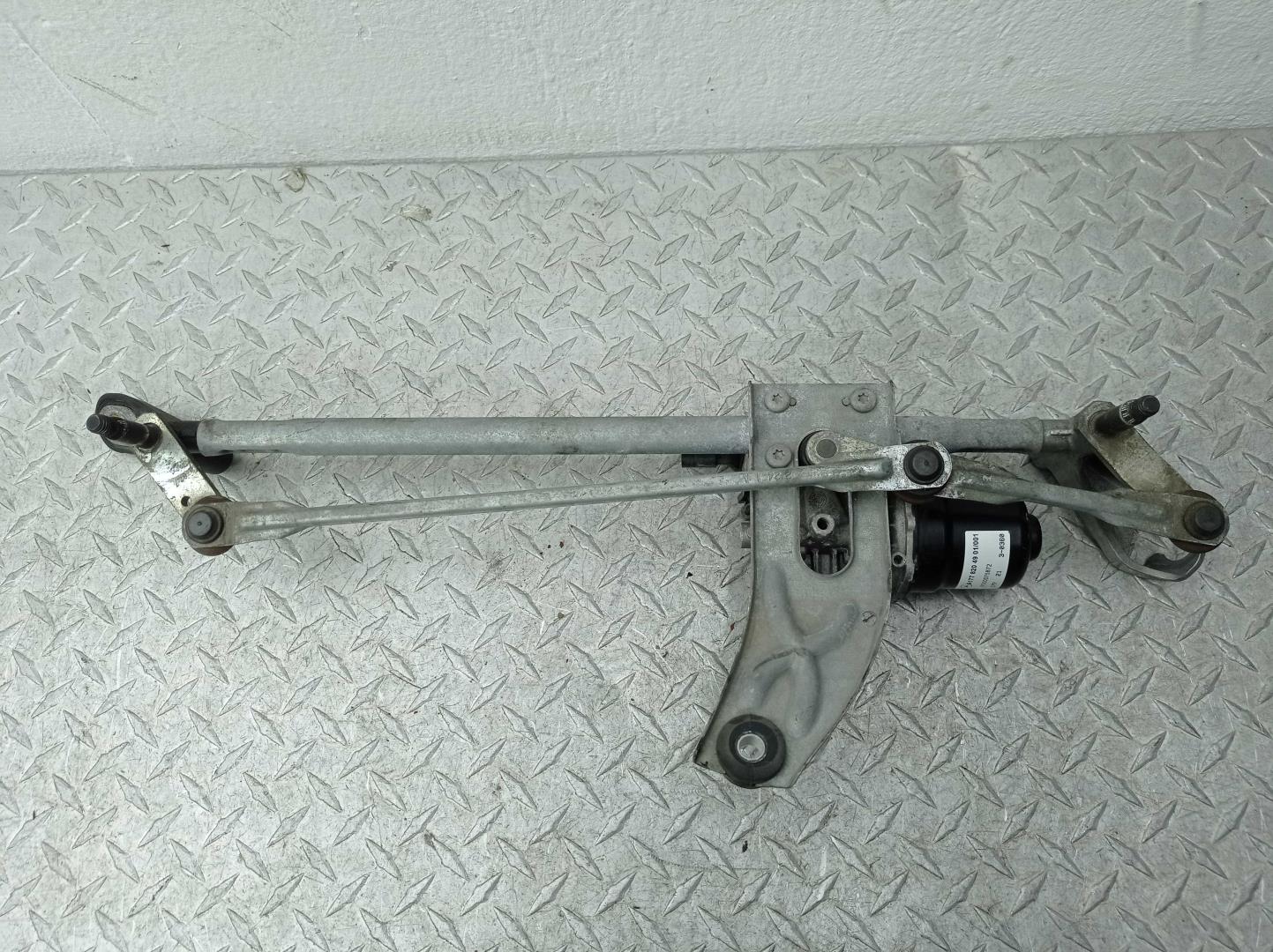 Трапеция стеклоочистителей