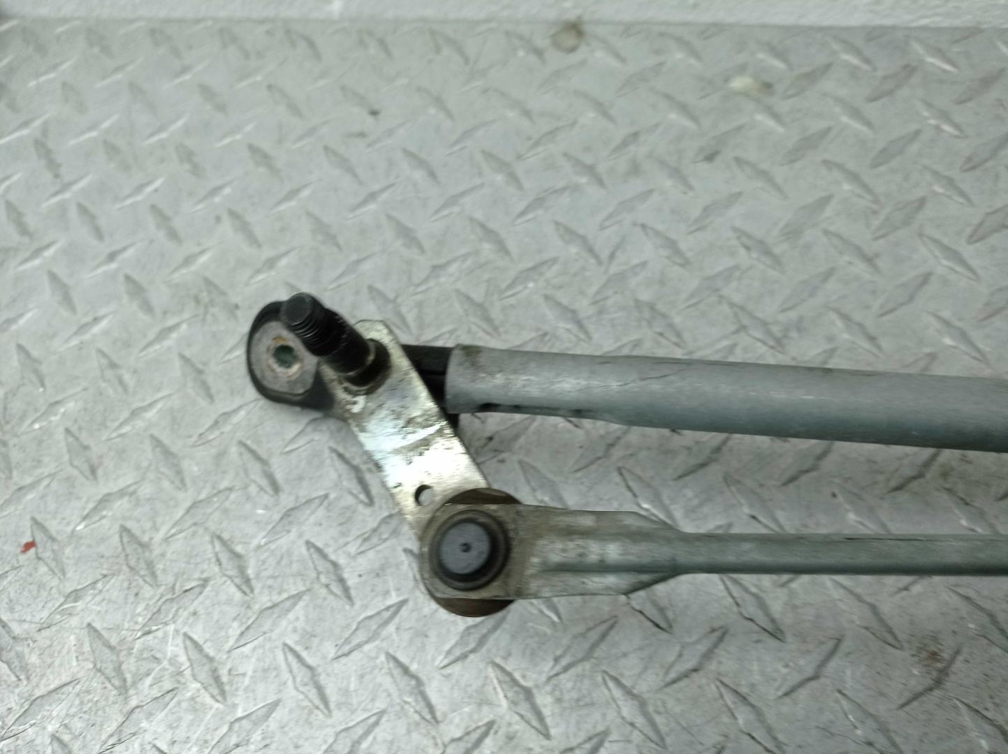 Трапеция стеклоочистителей