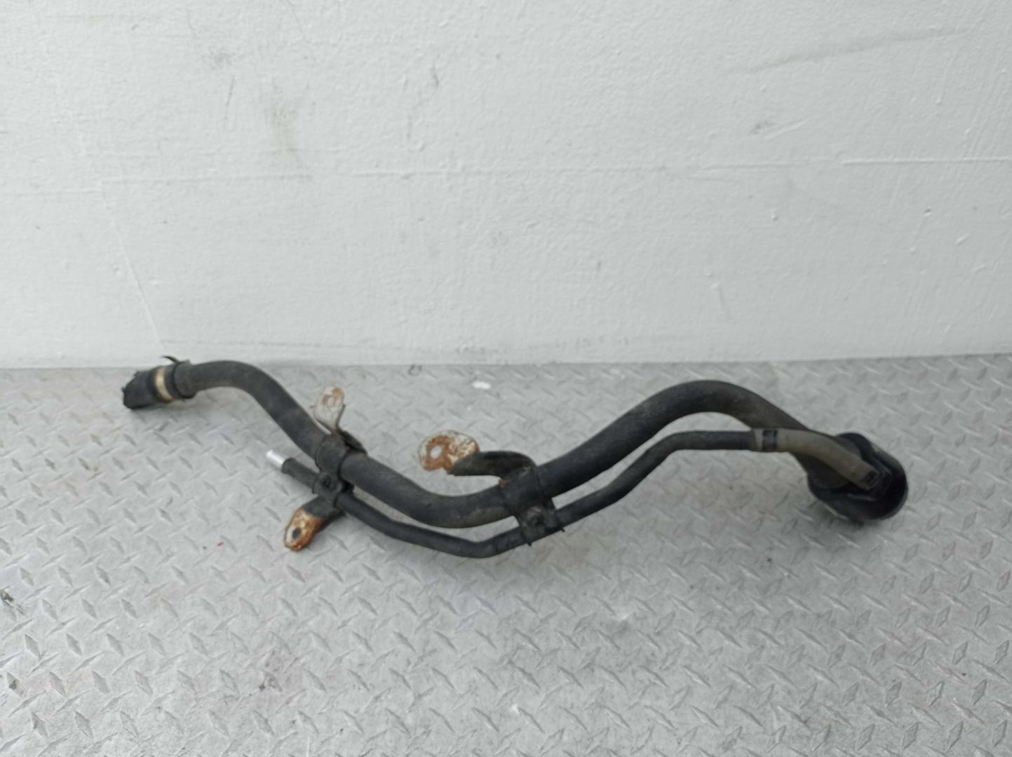 Горловина топливного бака