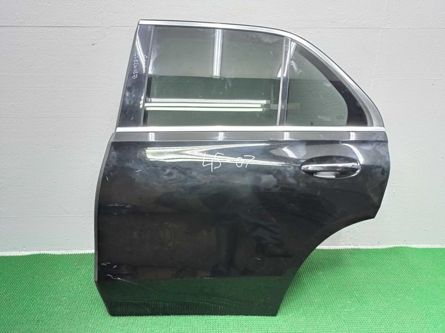 Дверь задняя левая