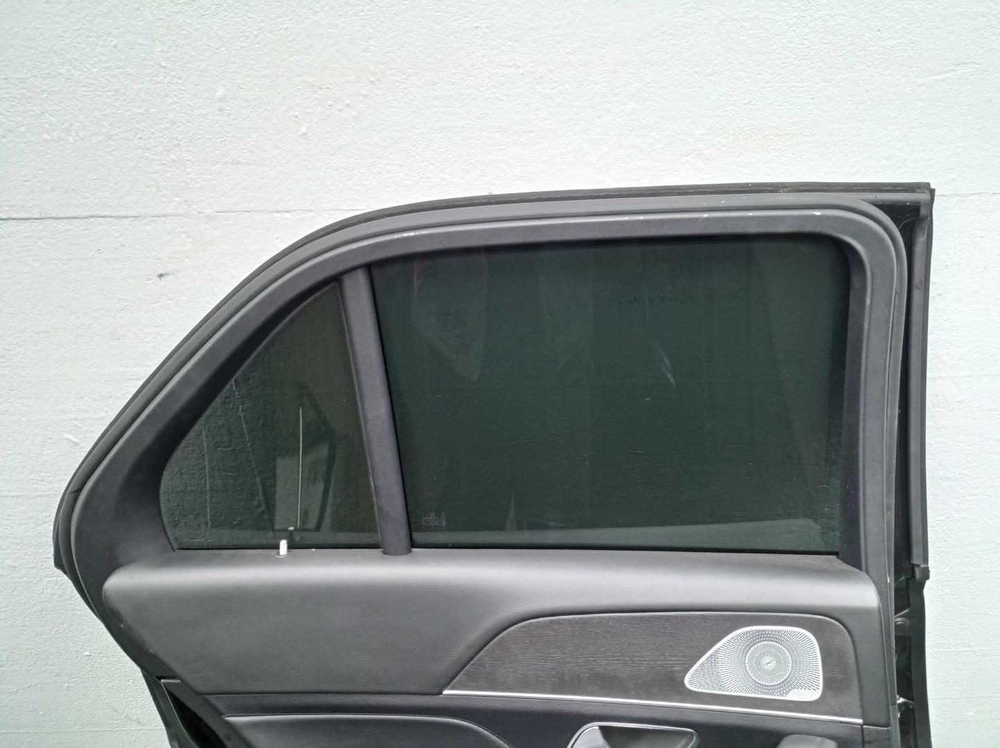 Замок двери задней левой