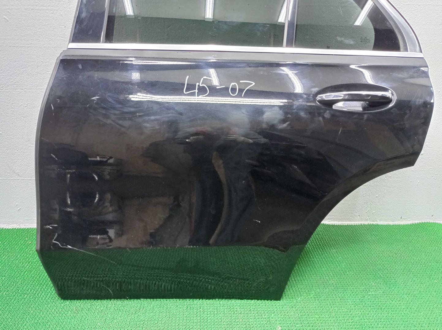 Замок двери задней левой