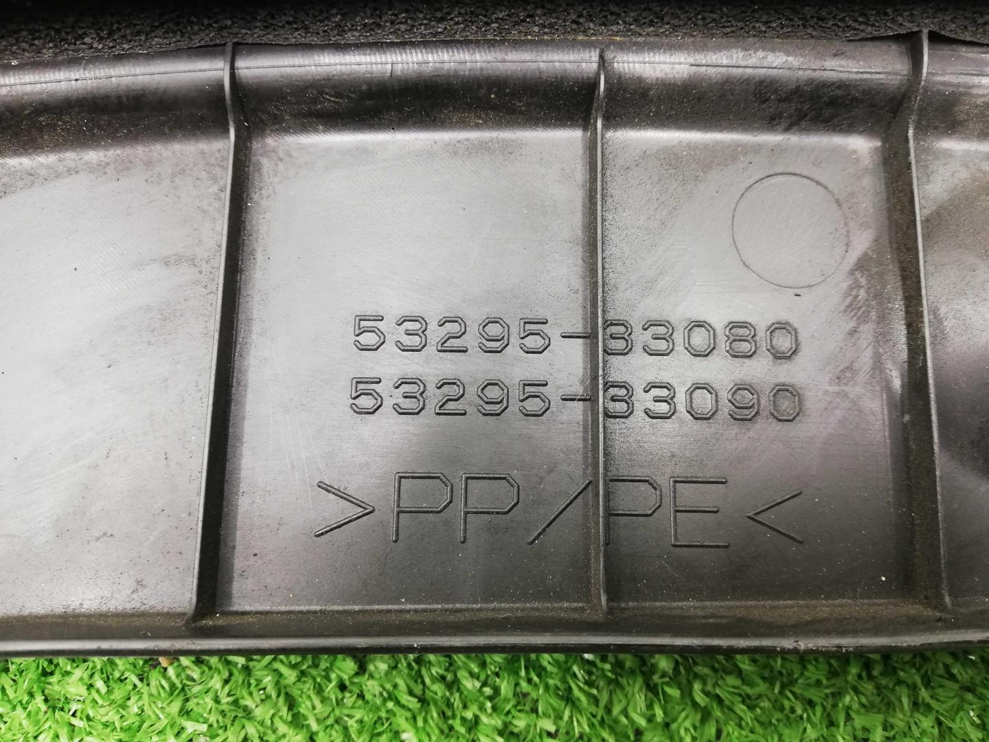 Кожух замка капота