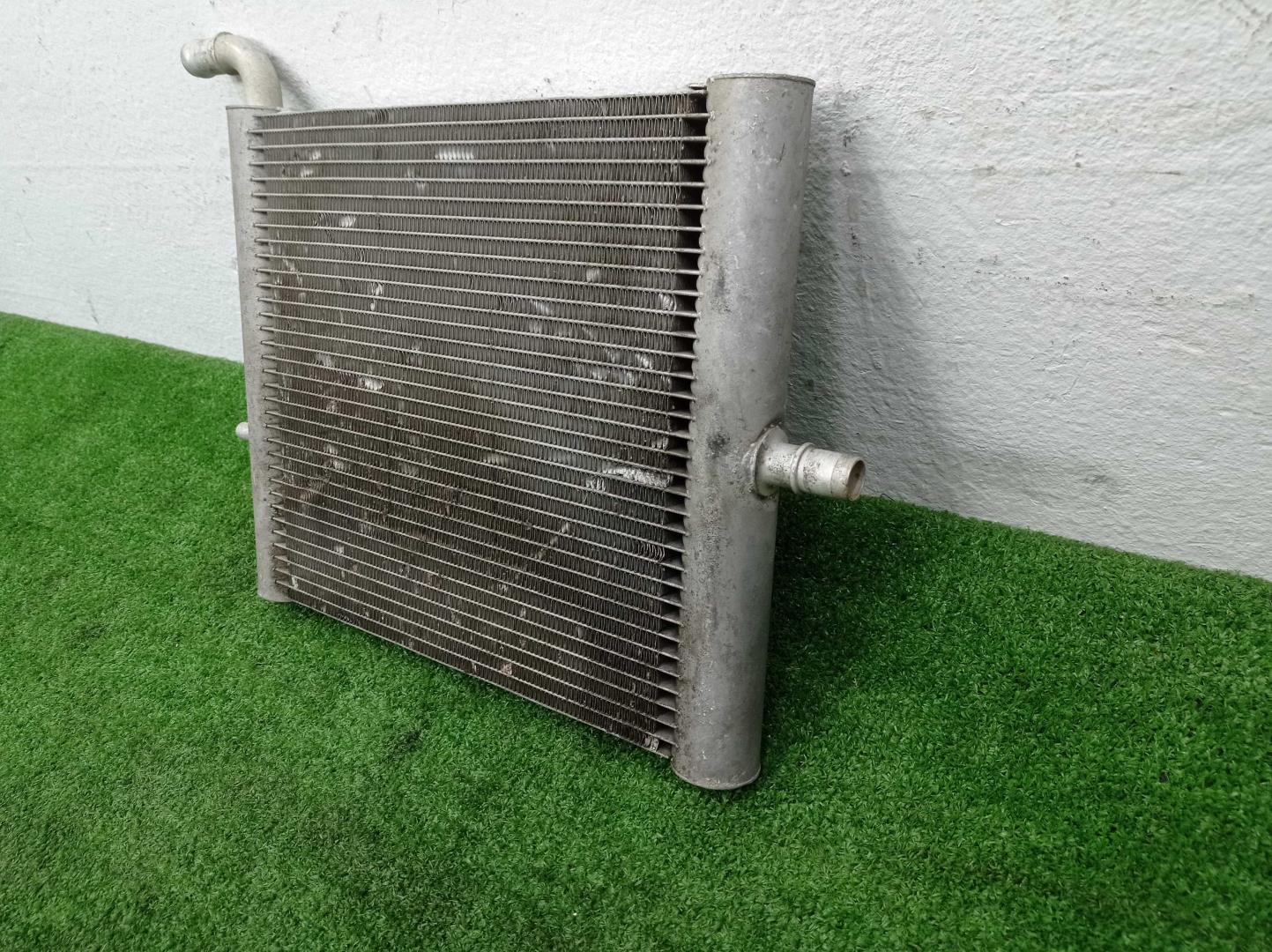 Радиатор охлаждения двигателя основной