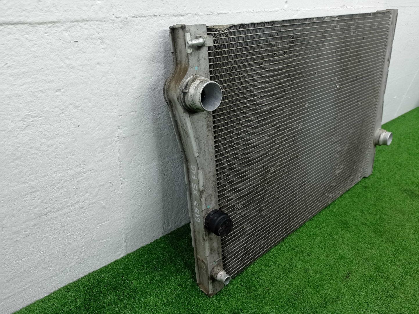 Радиатор охлаждения двигателя основной