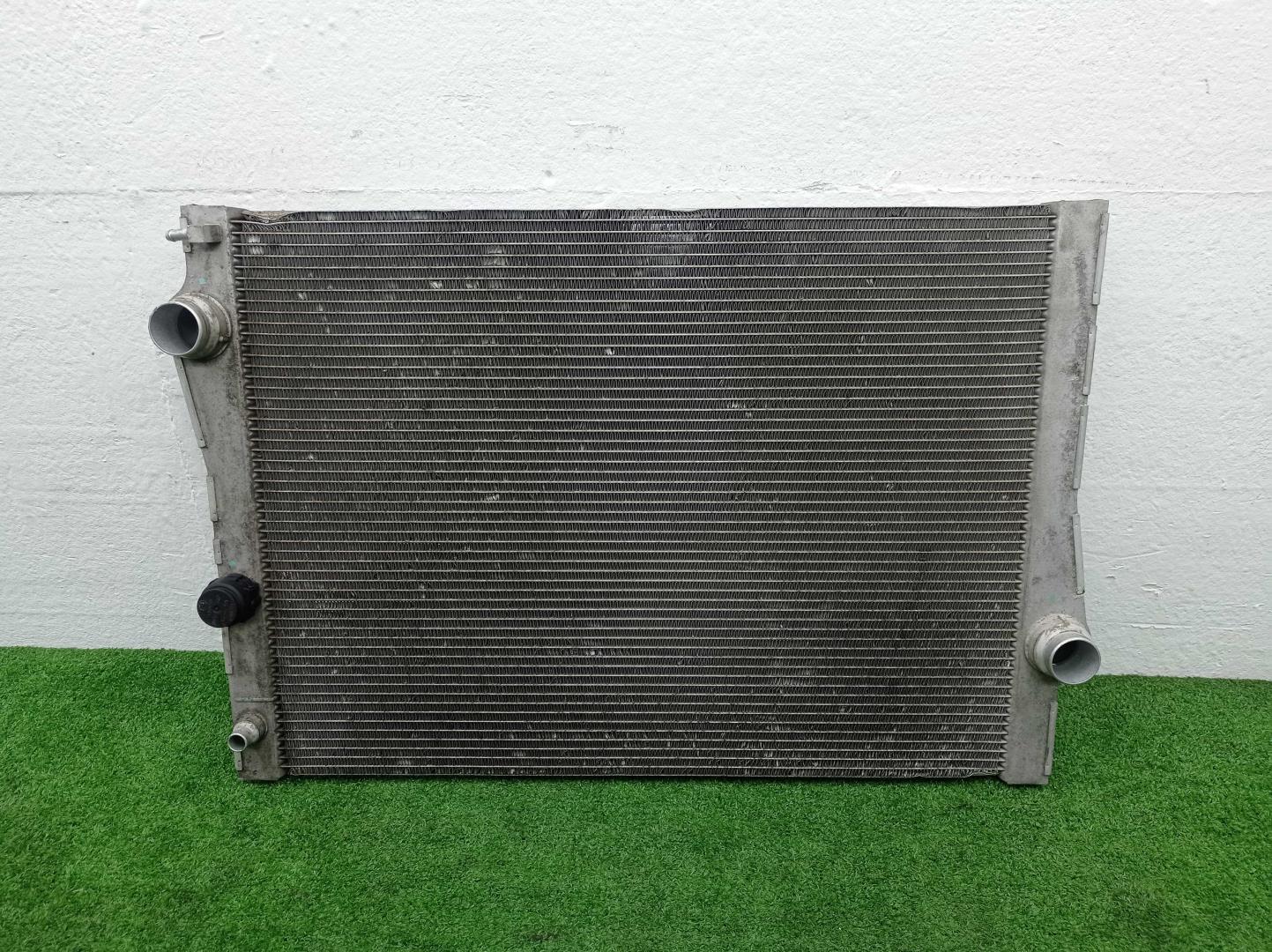 Радиатор охлаждения двигателя основной