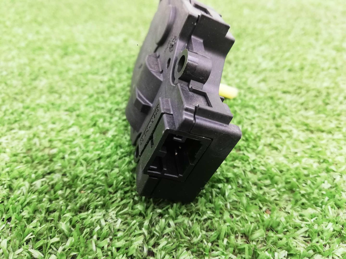 Моторчик заслонки печки