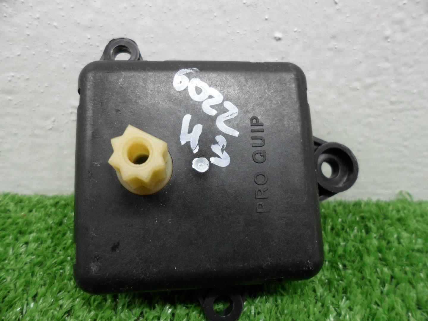 Моторчик заслонки печки