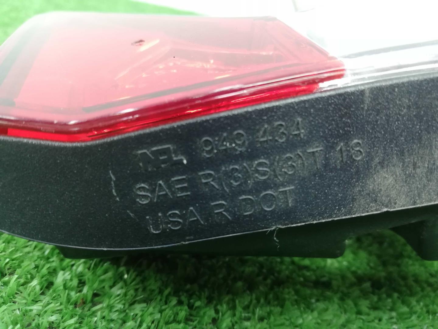 Фонарь задний внутренний правый