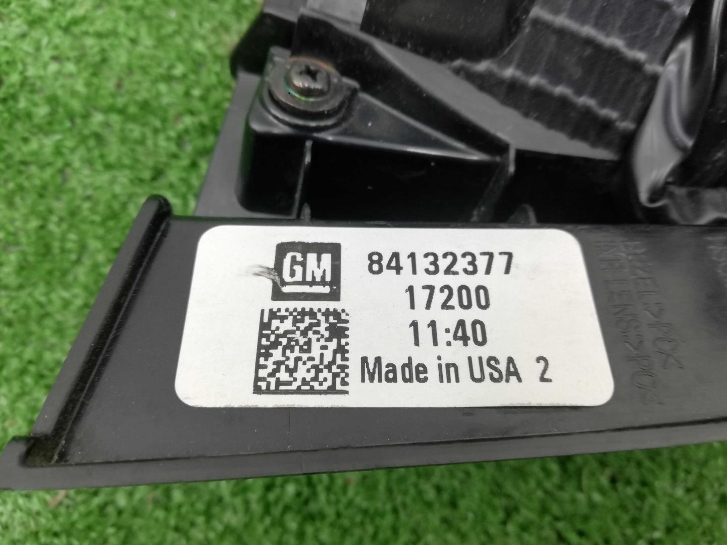 Фонарь задний наружный правый