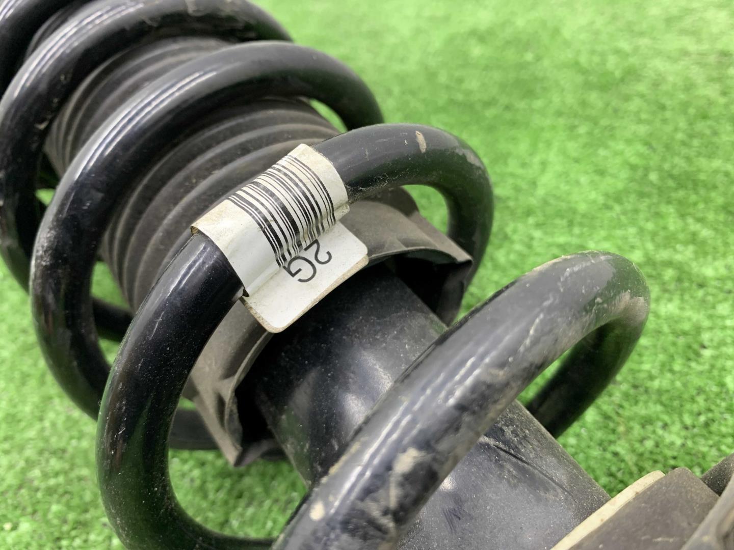 Амортизатор передний правый