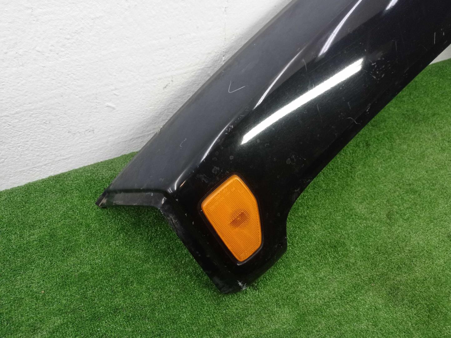 Накладка переднего крыла левого