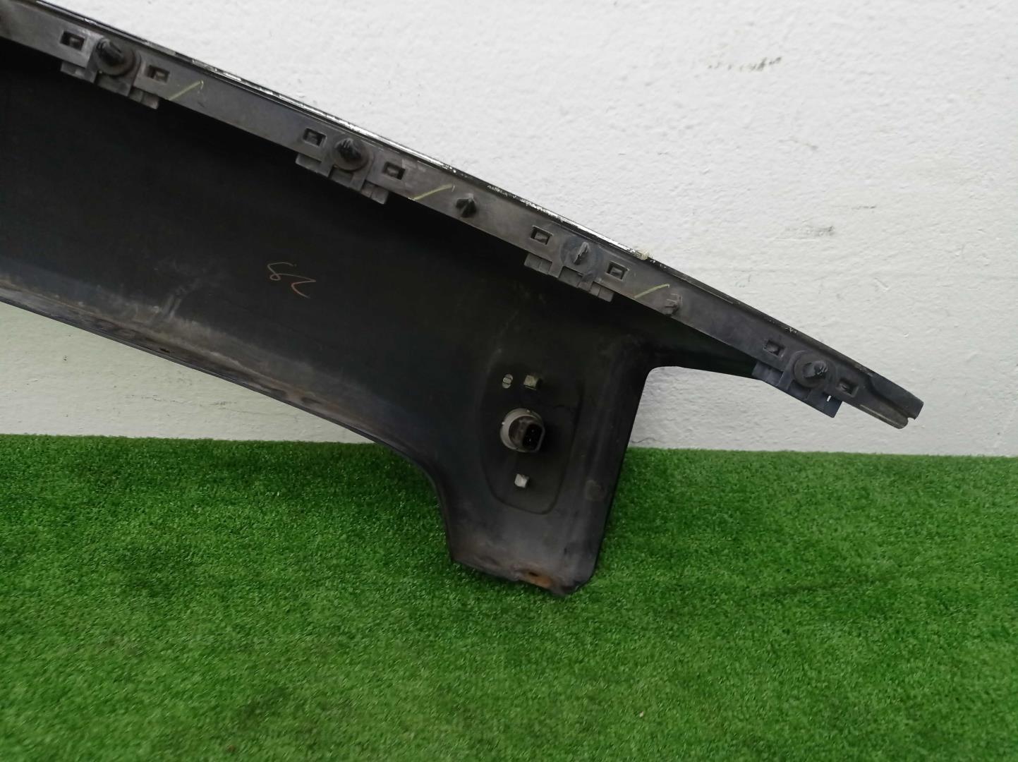 Накладка переднего крыла левого