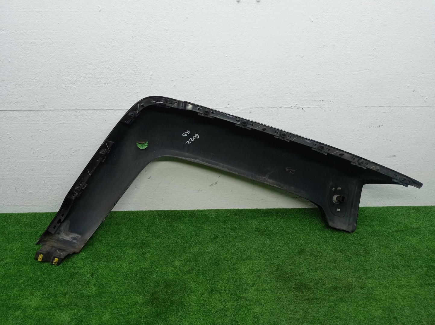 Накладка переднего крыла левого