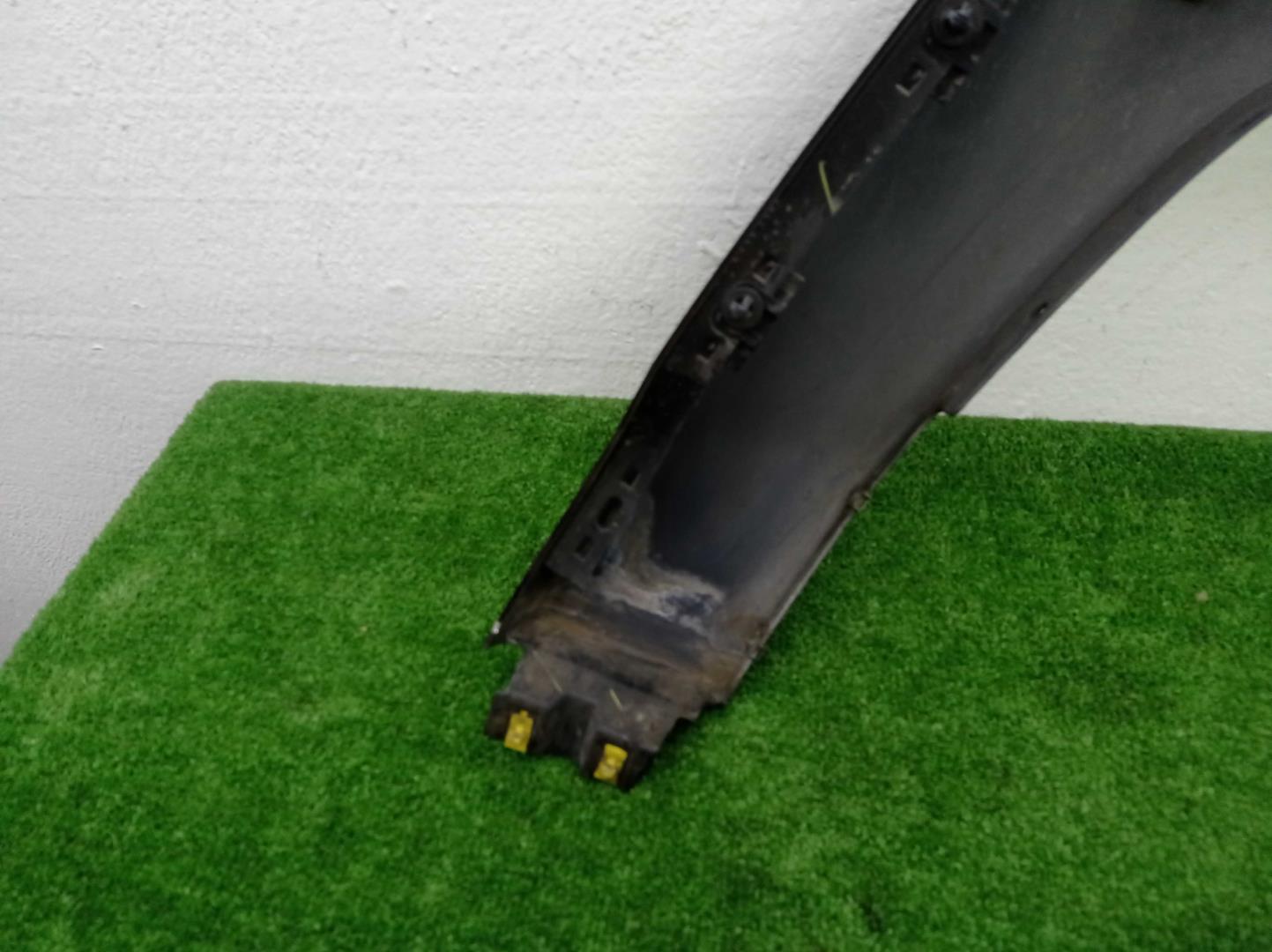 Накладка переднего крыла левого