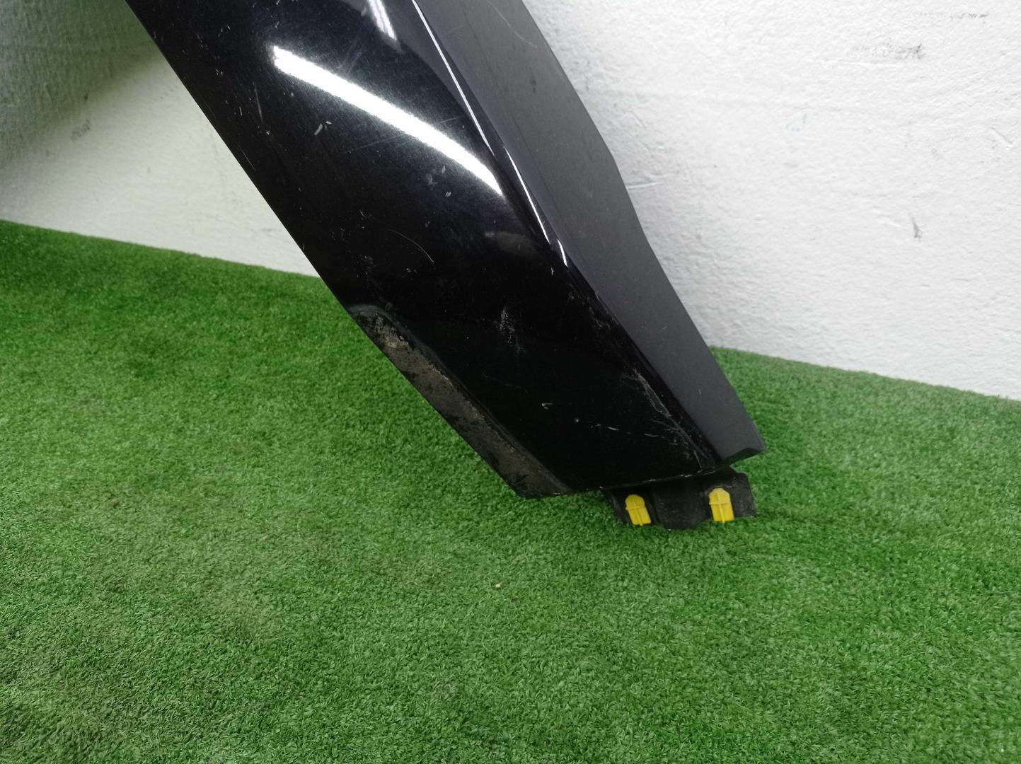 Накладка переднего крыла левого