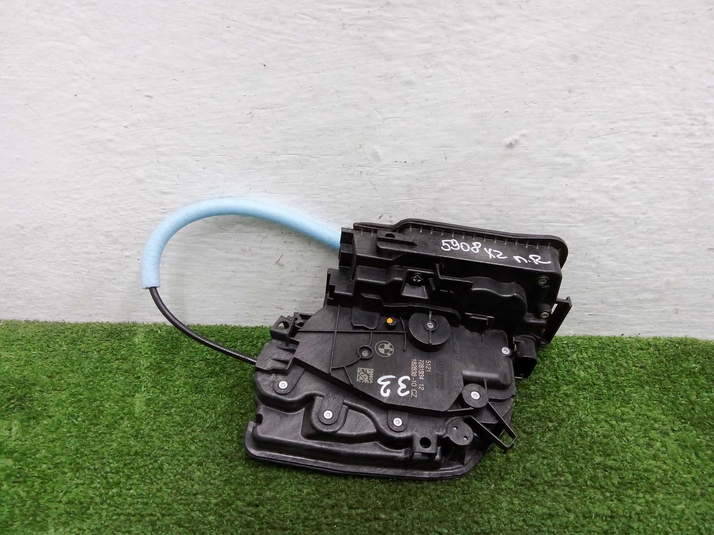 Замок двери передней правой