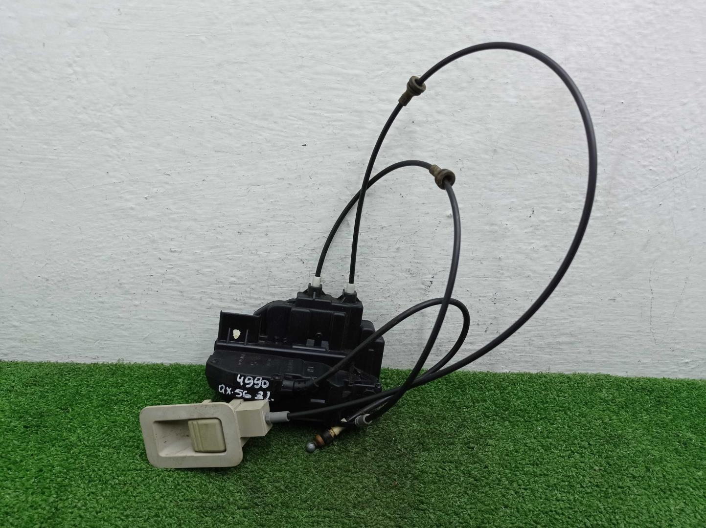 Замок двери задней левой