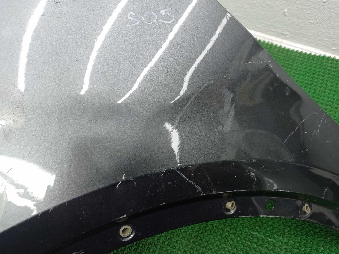 Крыло переднее левое