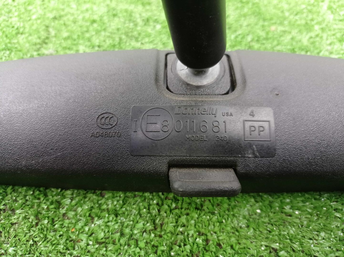 Зеркало заднего вида