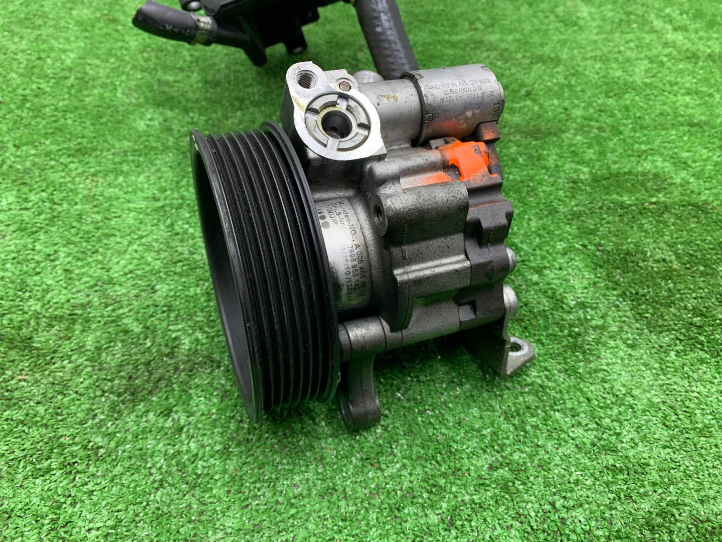 Насос ГУР (гидроусилитель руля)