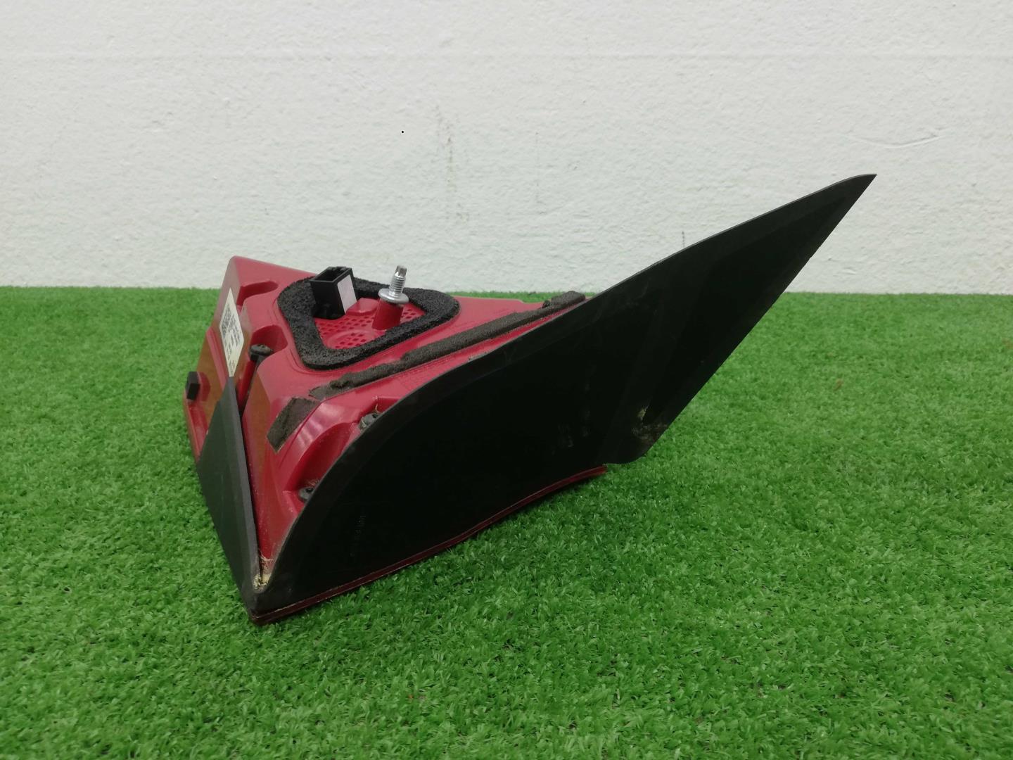 Фонарь задний внутренний левый