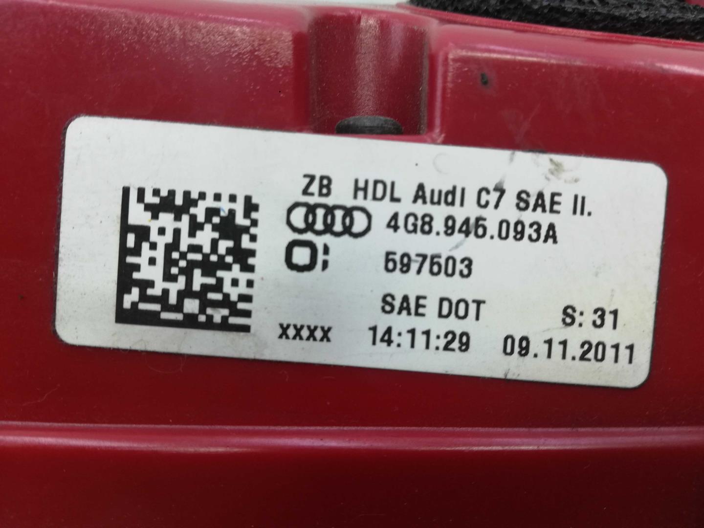 Фонарь задний внутренний левый