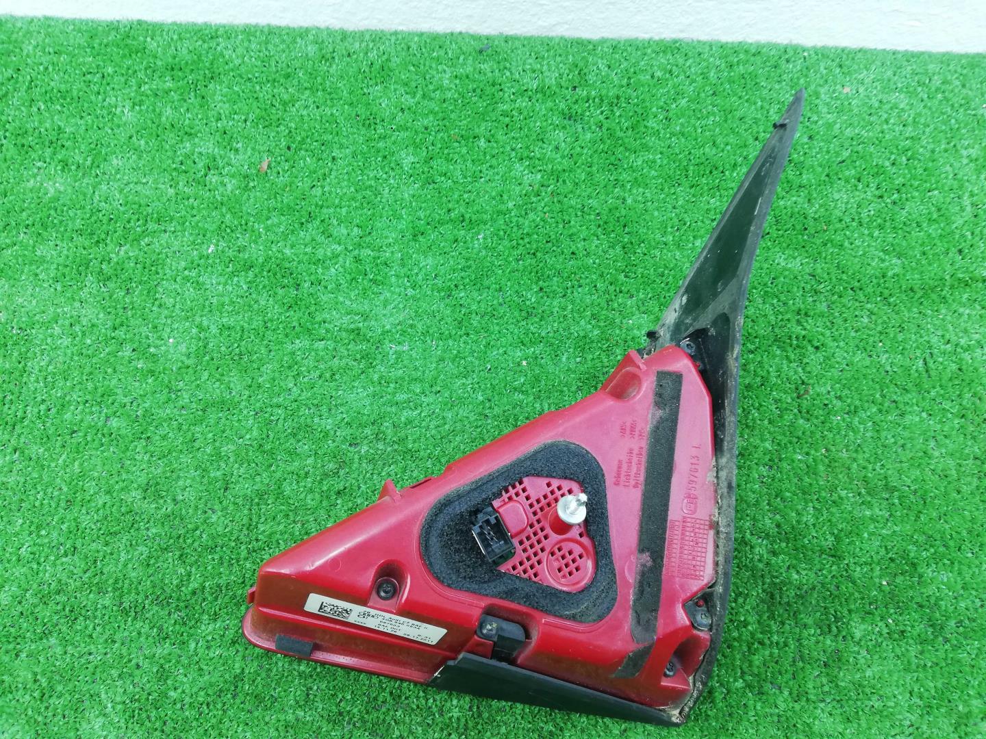 Фонарь задний внутренний левый