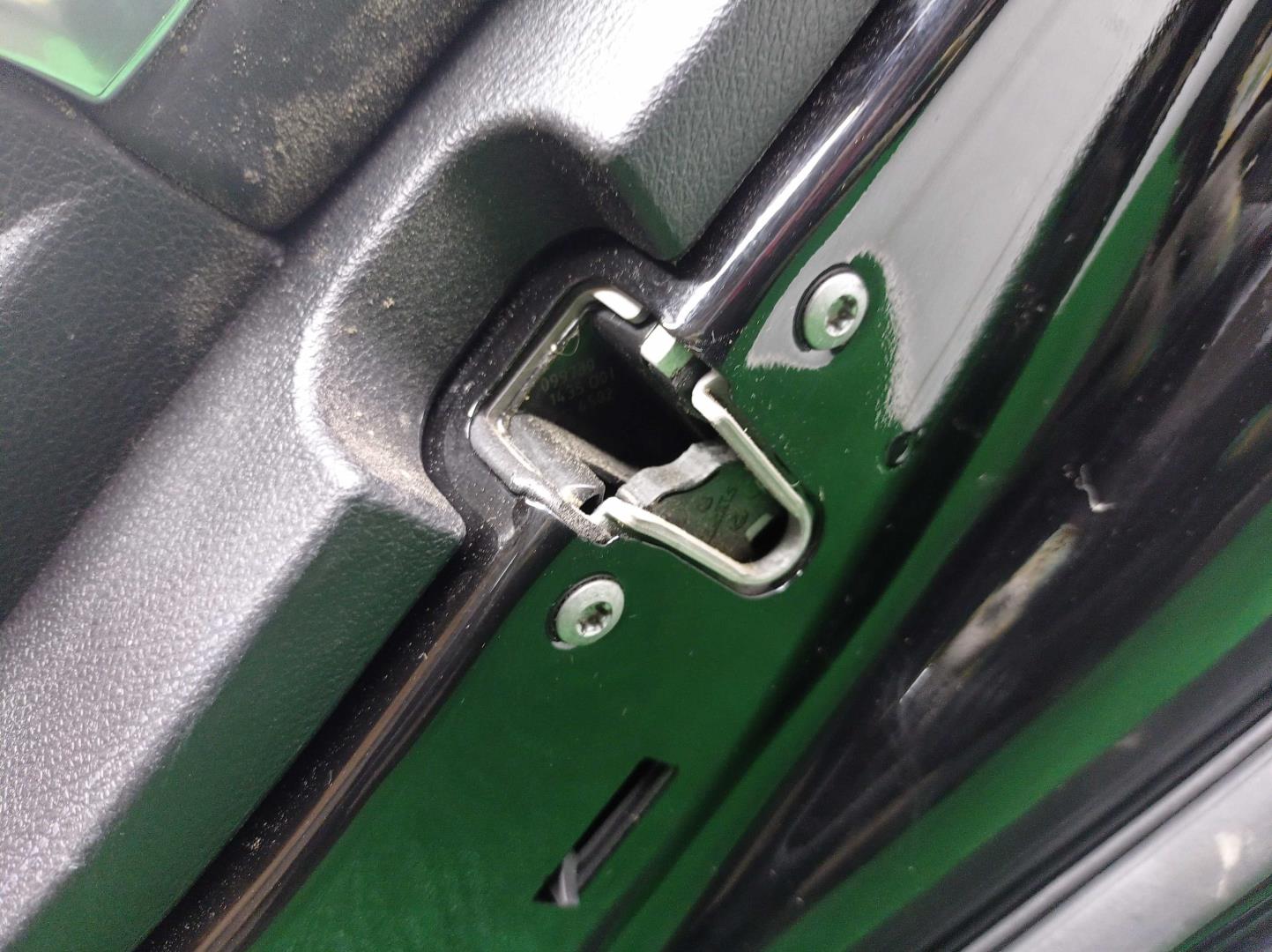 Замок двери задней правой