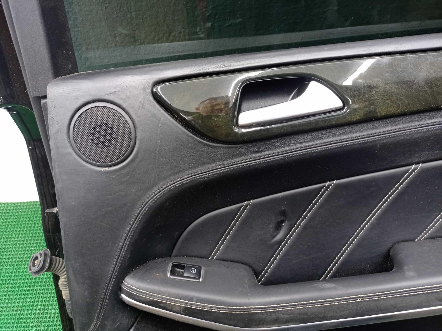 Замок двери задней правой