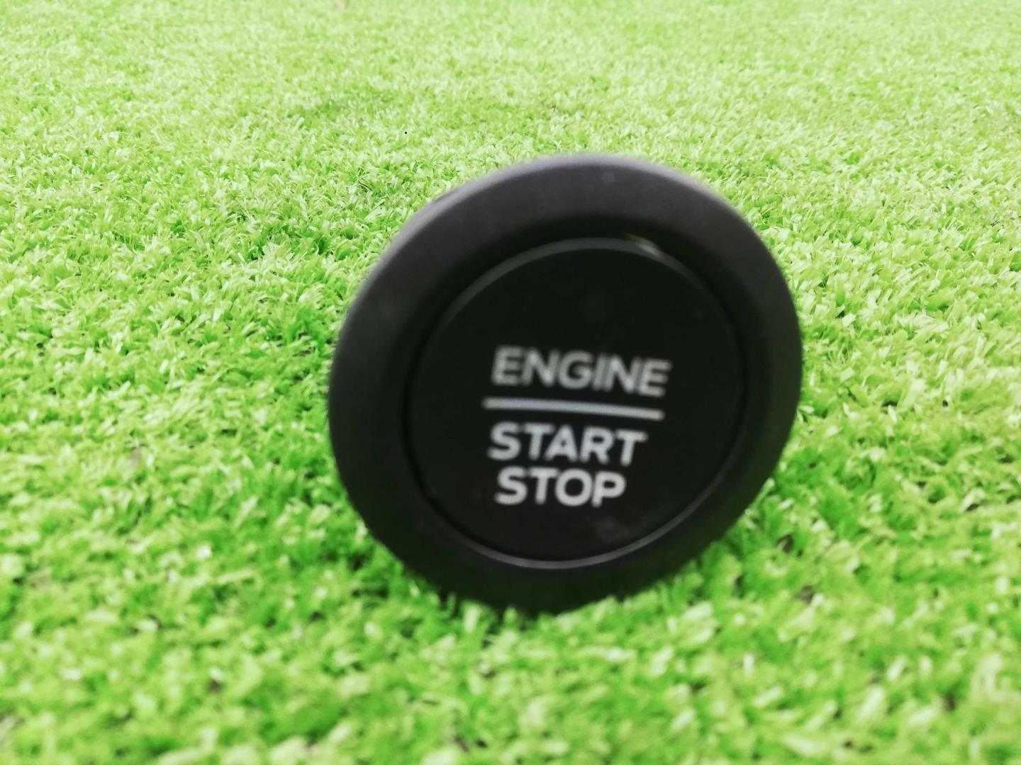 Кнопка запуска двигателя