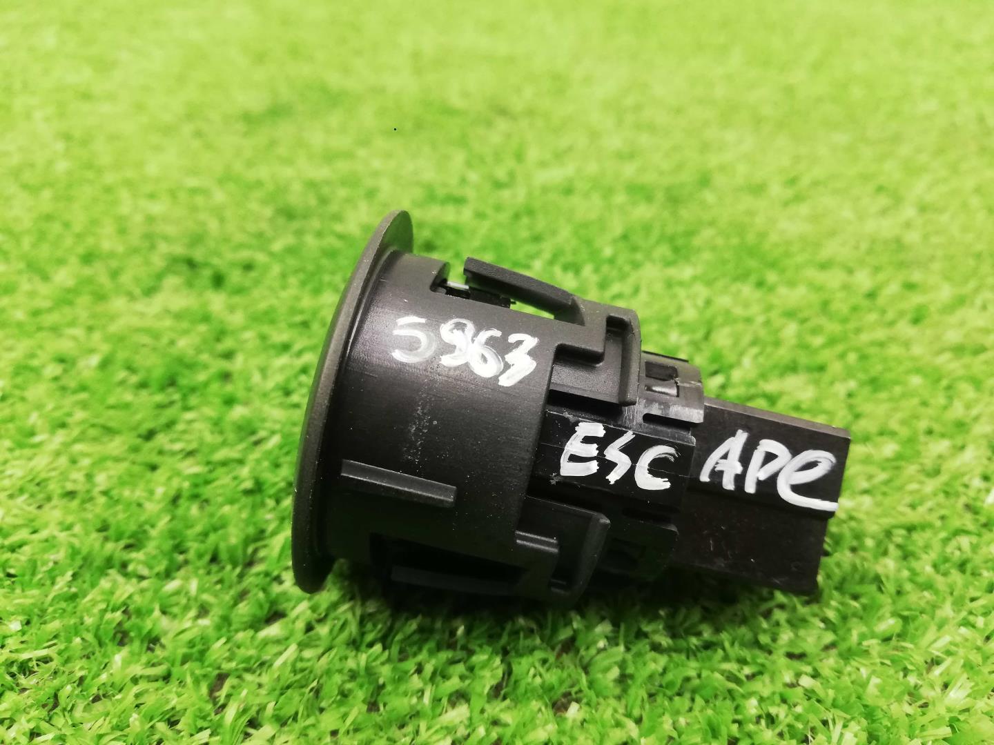 Кнопка запуска двигателя