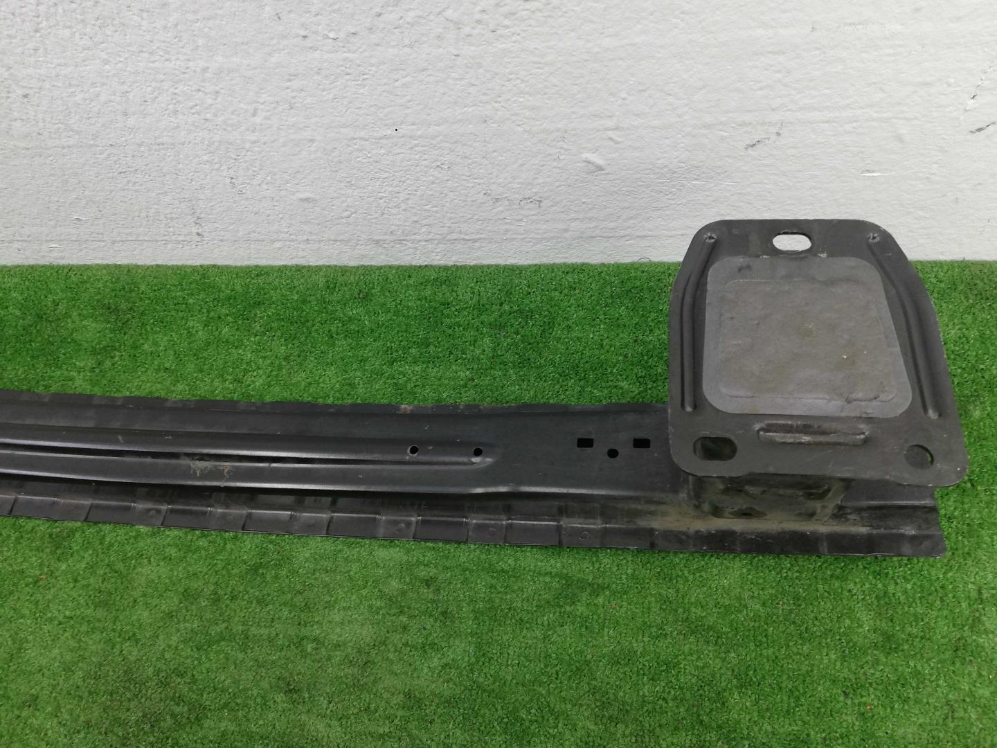 Усилитель заднего бампера