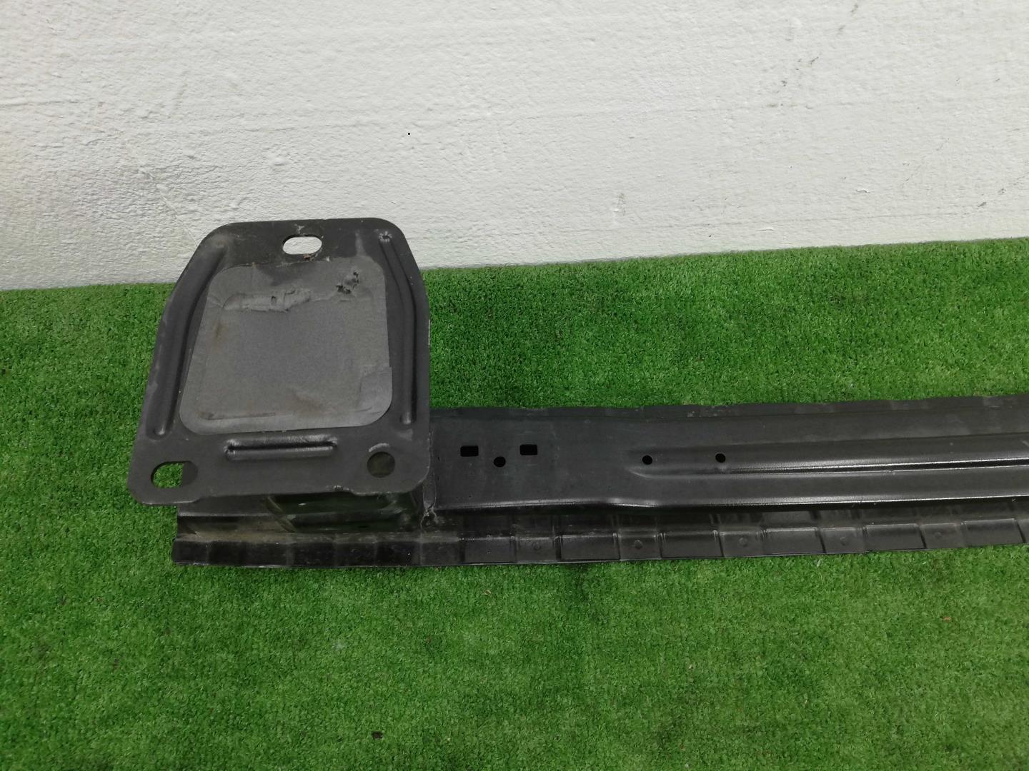 Усилитель заднего бампера