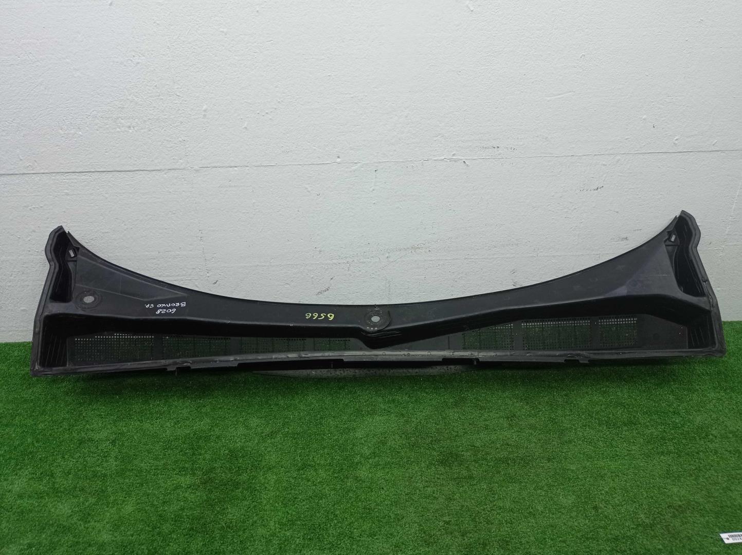 Решетка стеклоочистителей (Жабо)