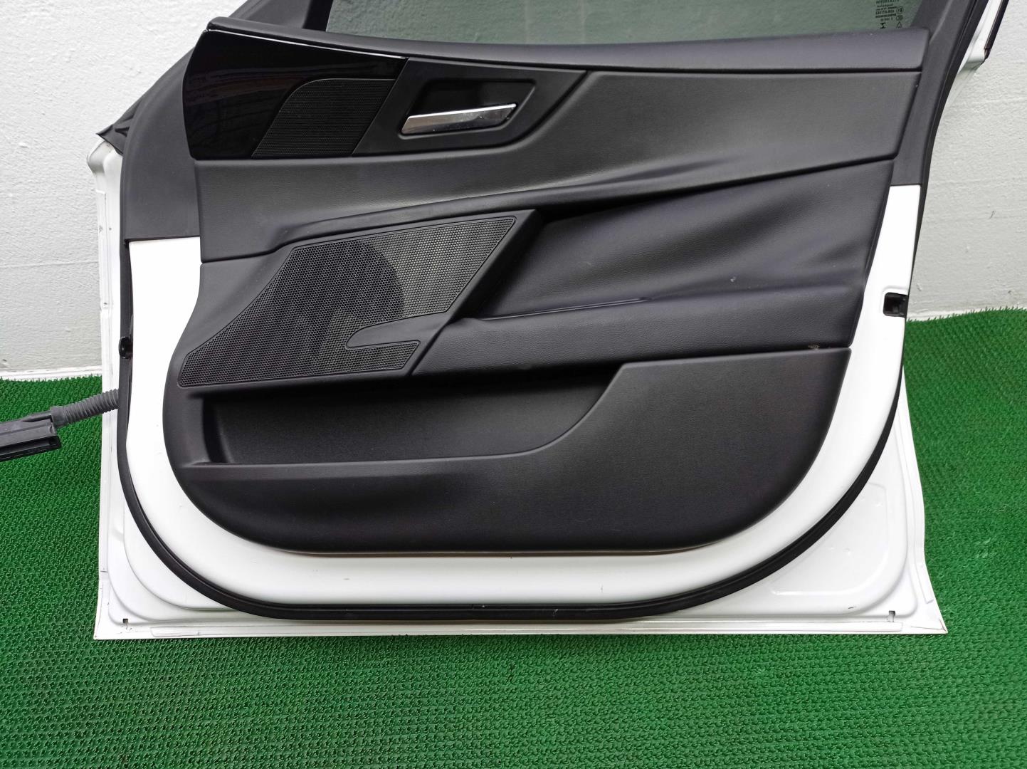 Ручка двери передней наружная правая