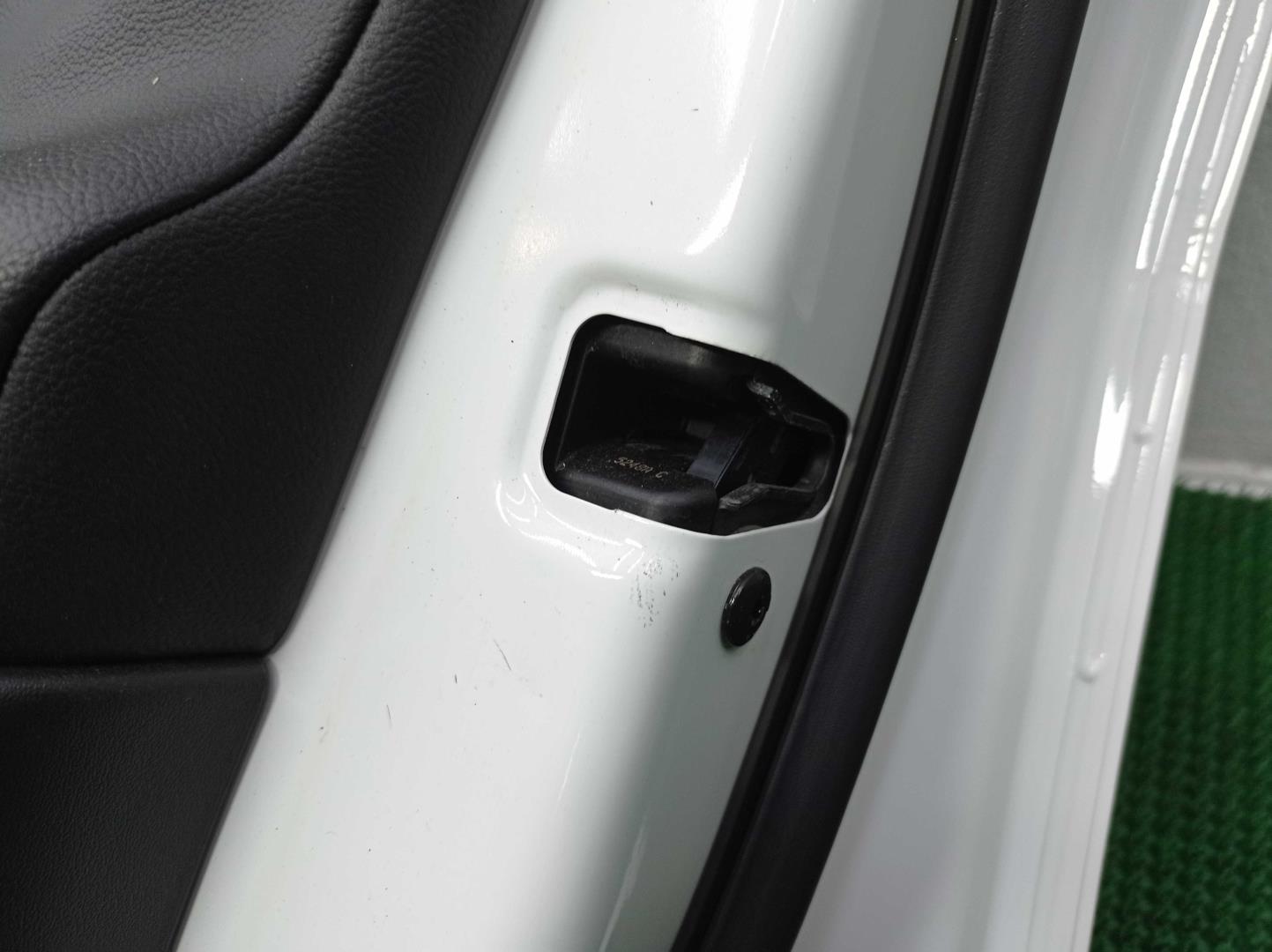 Ручка двери передней наружная правая