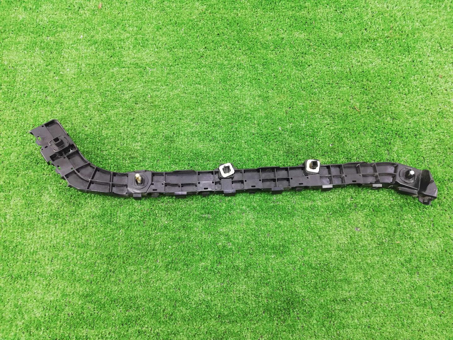 Кронштейн заднего бампера