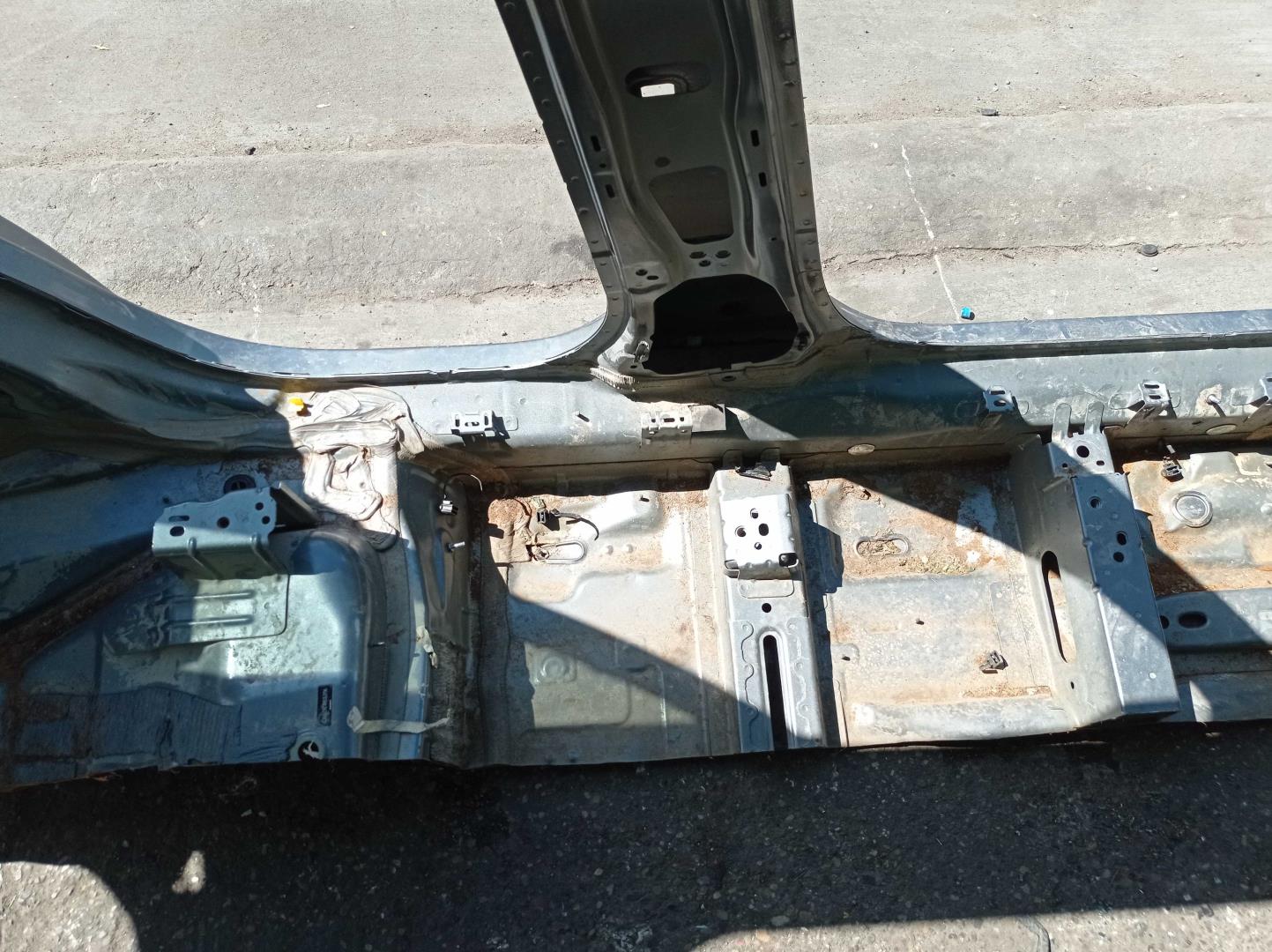 Кузовной элемент