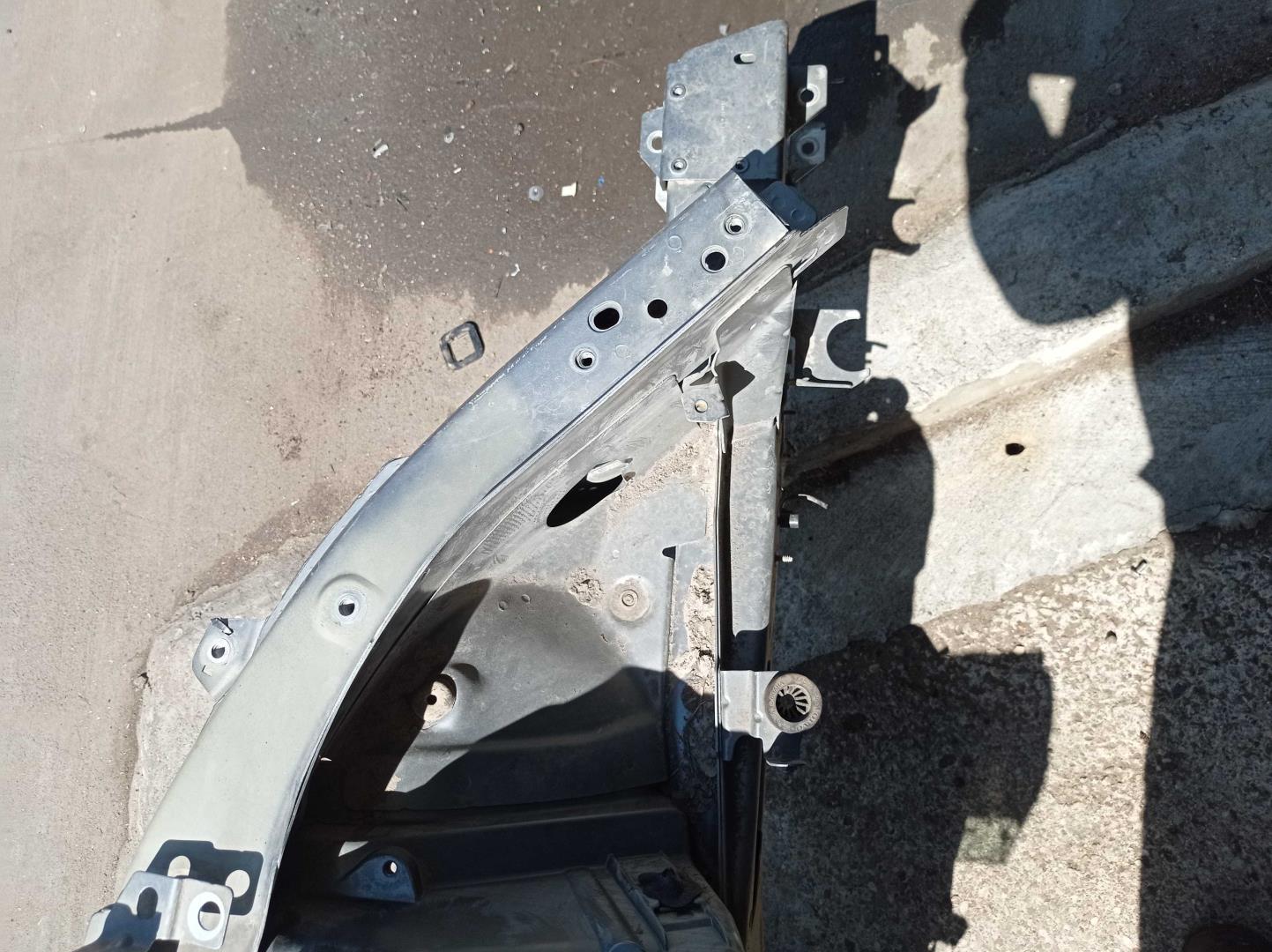 Кузовной элемент