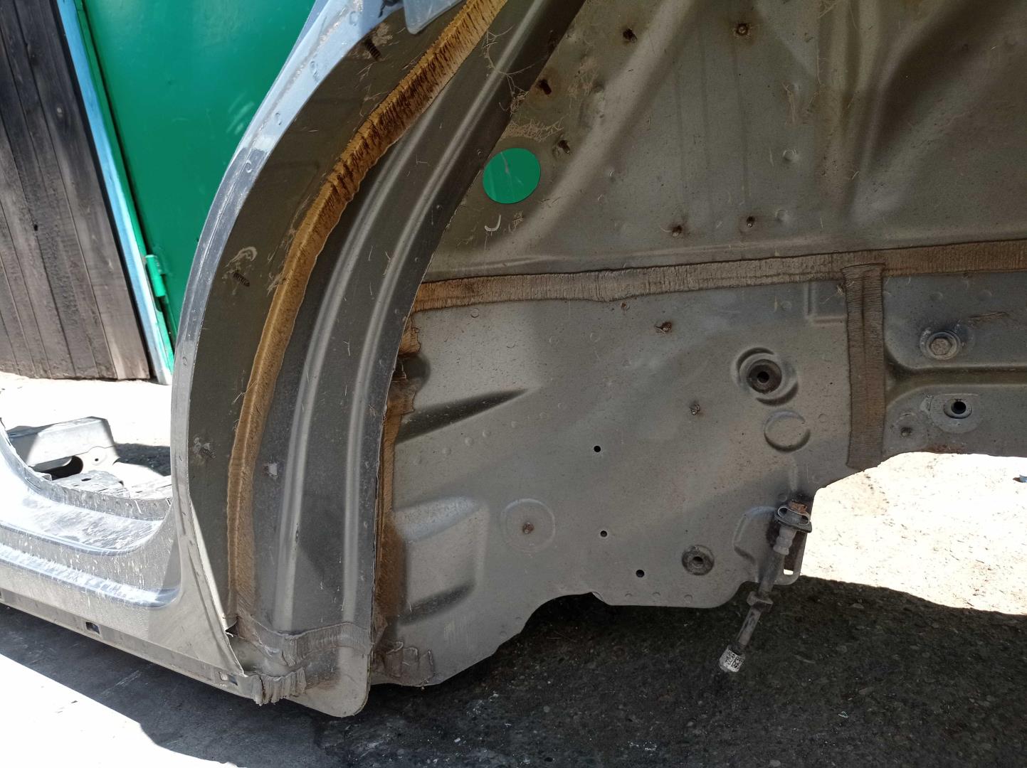 Кузовной элемент