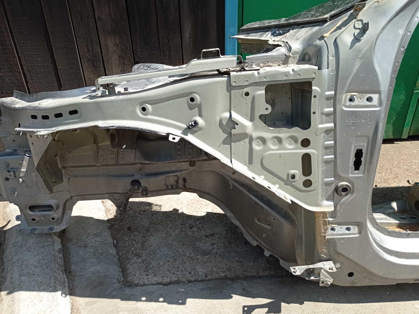 Кузовной элемент