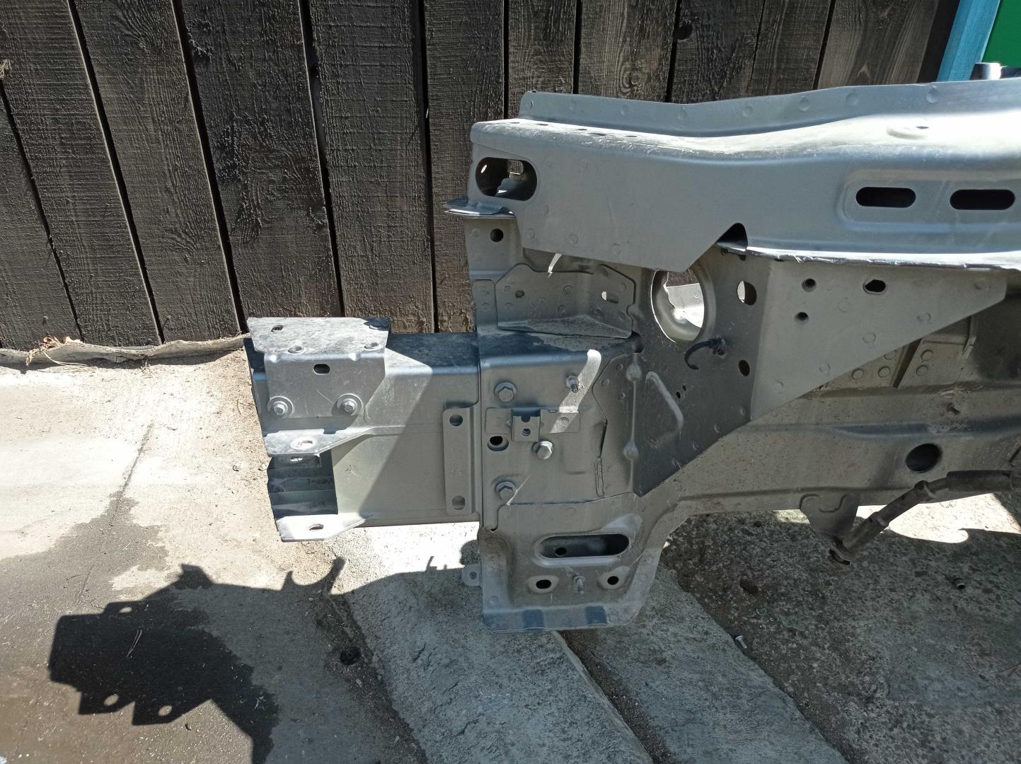 Кузовной элемент